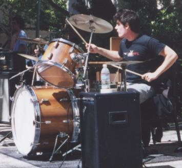 Eric Nelson Bassi live